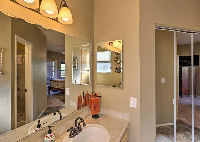Serene Desert Escape W/ Porch & Resort-style Perks * Tucson