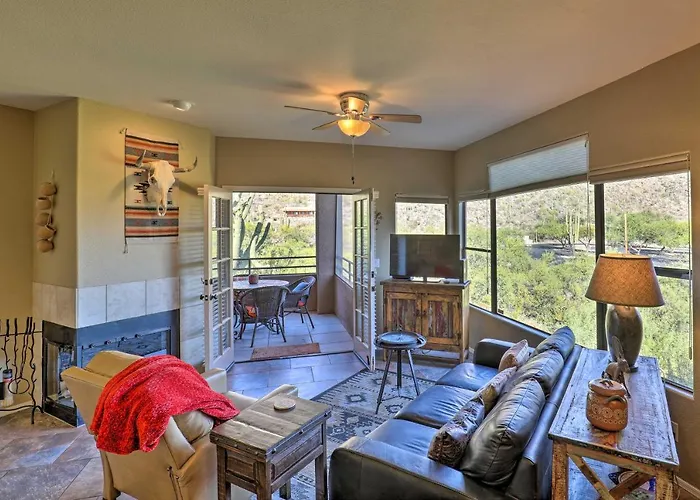 Serene Desert Escape W/ Porch & Resort-style Perks Holiday home *