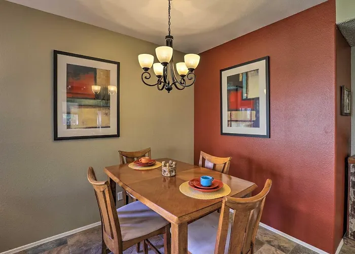 Holiday home Serene Desert Escape W/ Porch & Resort-style Perks