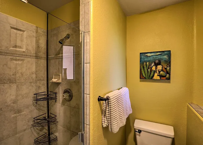 Serene Desert Escape W/ Porch & Resort-style Perks Holiday home Tucson