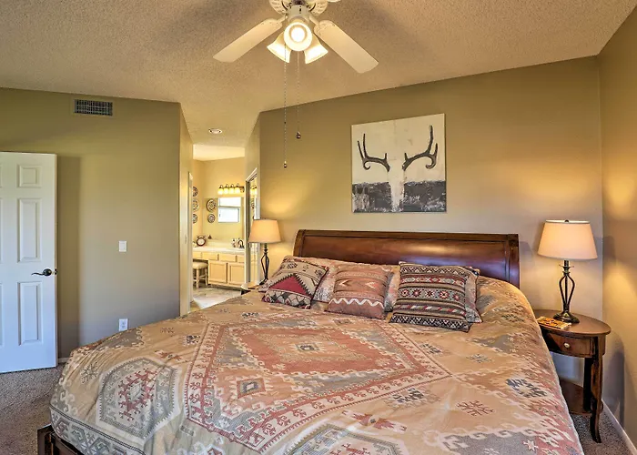 Serene Desert Escape W/ Porch & Resort-style Perks Holiday home *
