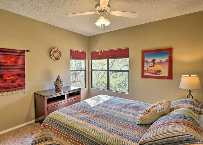 Serene Desert Escape W/ Porch & Resort-style Perks Holiday home *
