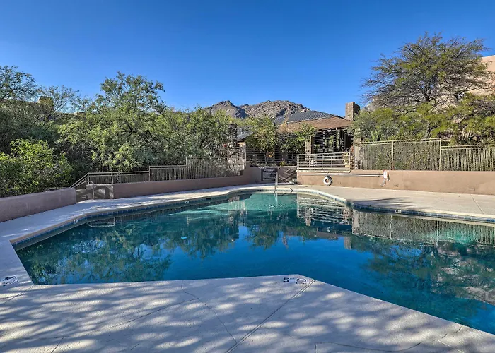 Holiday home Serene Desert Escape W/ Porch & Resort-style Perks